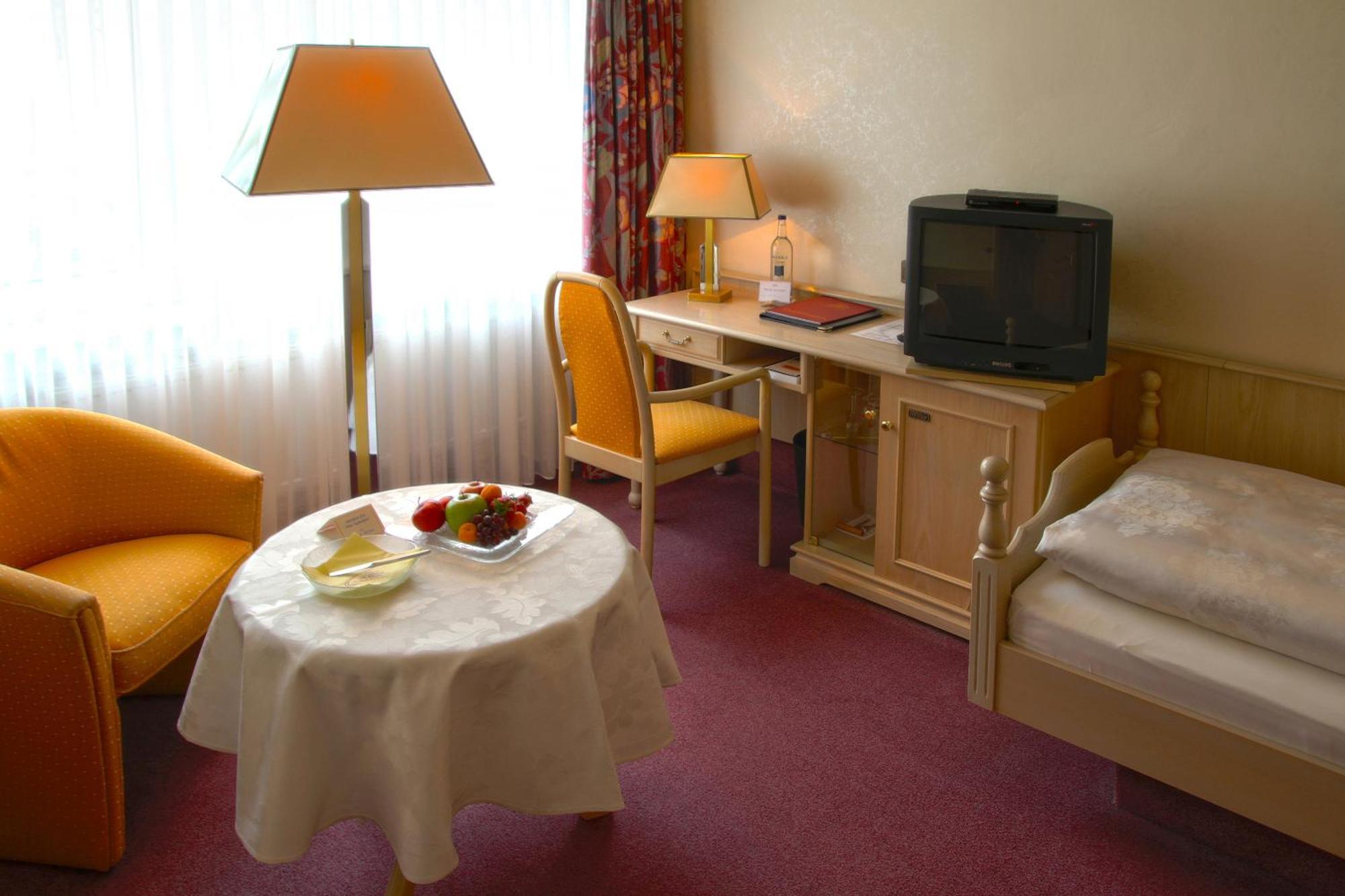 Rueters Parkhotel فيلنغن الغرفة الصورة